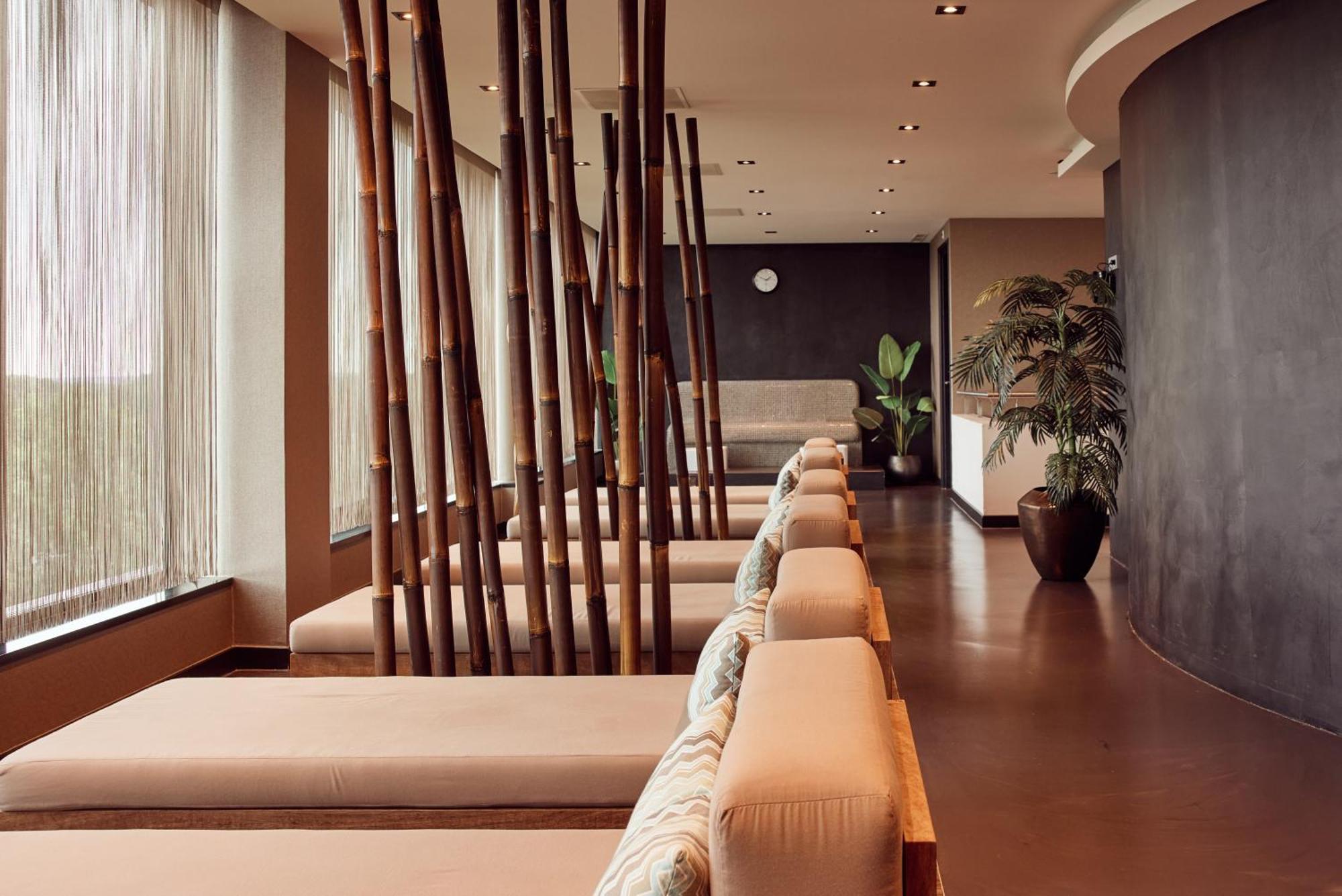 Van Der Valk Hotel Венендал Экстерьер фото
