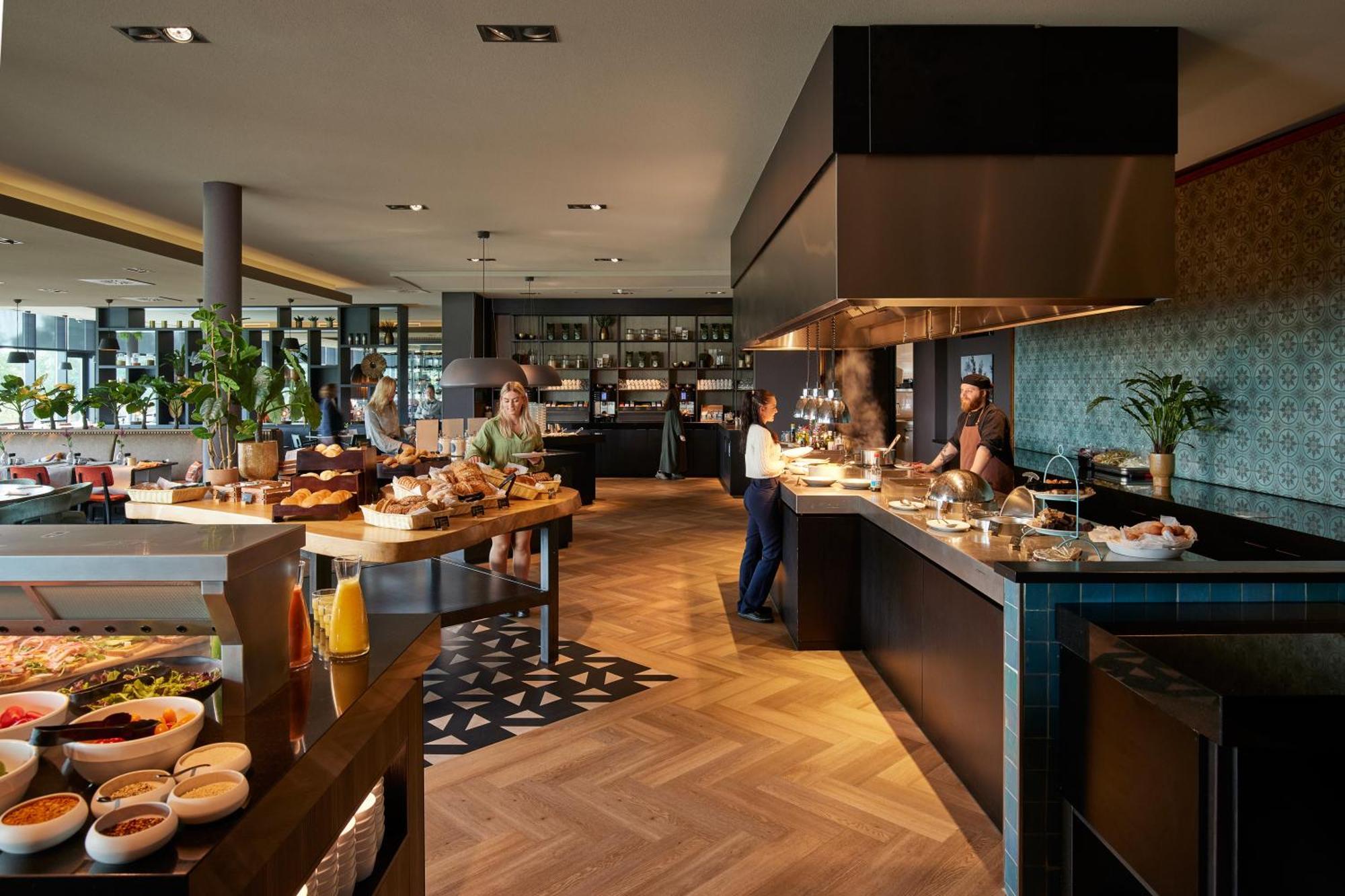 Van Der Valk Hotel Венендал Экстерьер фото